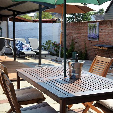 Lovely Holiday Home In Noordwijkerhout Near Lake Extérieur photo